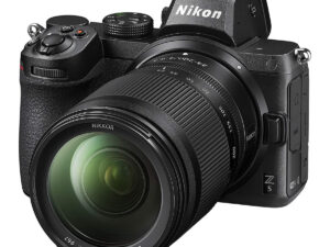 Nikon Mirrorless Camera Z5 24-200 f/4-6.3
