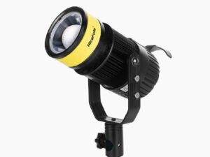 NICE FOTO BJ-600 ZOOM LED VIDEO LIGHT WITHG BARN DOOR